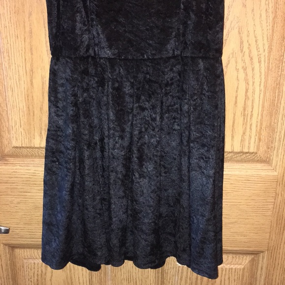 •MUST BUNDLE• veltvet skater dress - Picture 5 of 8